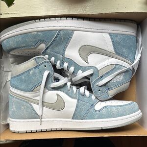 Air Jordan 1 Retro High OG Hyper Royal blue and white. Brand New never worn